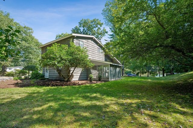 31 Madison Ave, Sharon, MA 02067