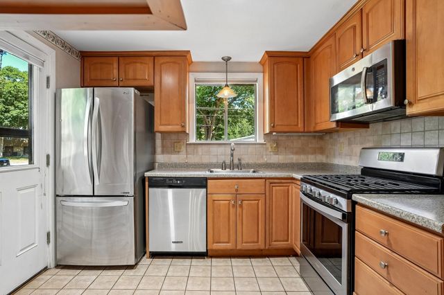 31 Madison Ave, Sharon, MA 02067