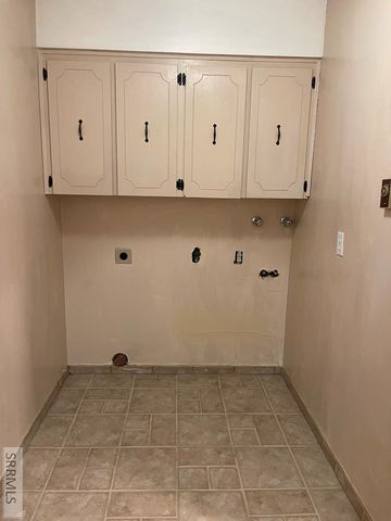 1865 Caribou Street, Idaho Falls, ID 83401