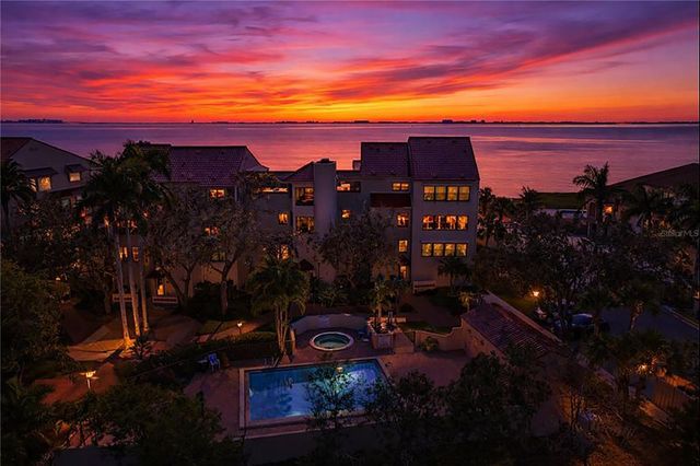 4565 BAY CLUB DRIVE 27, Bradenton, FL 34210