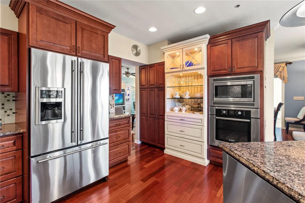 Image 13 of property listing at 4565 BAY CLUB DRIVE 27, Bradenton, FL 34210