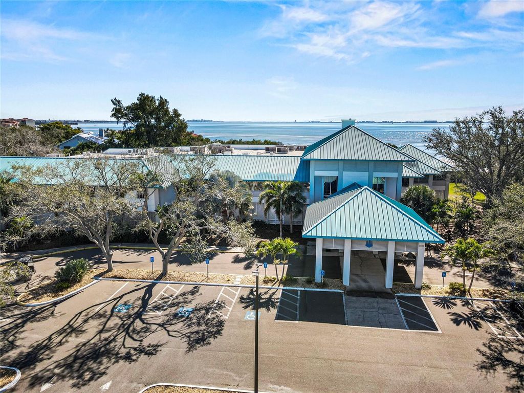 Image 31 of property listing at 4565 BAY CLUB DRIVE 27, Bradenton, FL 34210