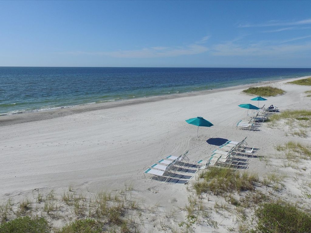 Image 34 of property listing at 4565 BAY CLUB DRIVE 27, Bradenton, FL 34210