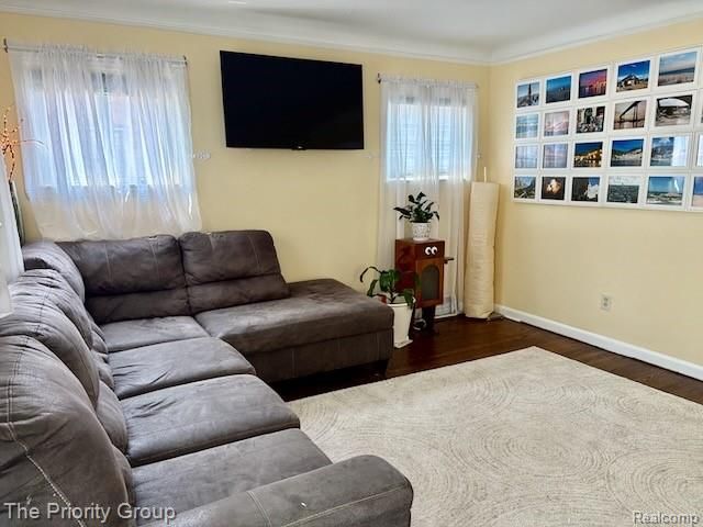 2430 Bennett Street, Dearborn, MI 48124
