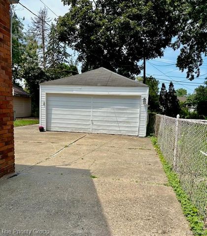 2430 Bennett Street, Dearborn, MI 48124