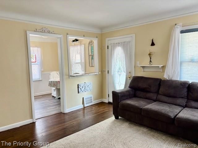2430 Bennett Street, Dearborn, MI 48124