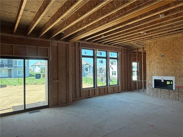3024 NE 102nd Street, Kansas City, MO 64155