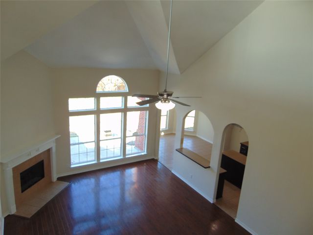 1823 Wildwood Lane, Glenn Heights, TX 75154