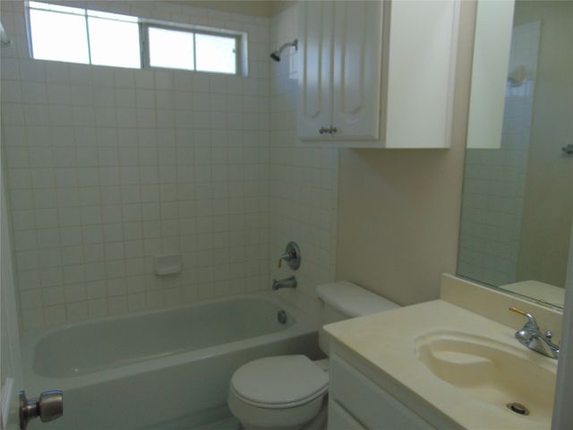 1823 Wildwood Lane, Glenn Heights, TX 75154