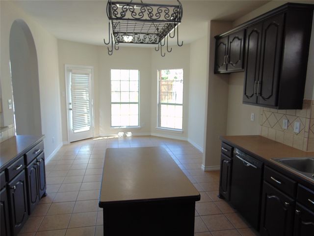 1823 Wildwood Lane, Glenn Heights, TX 75154