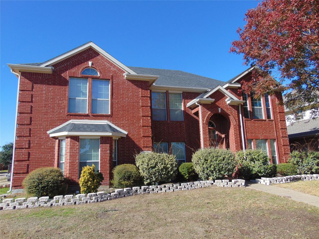 1823 Wildwood Lane, Glenn Heights, TX 75154