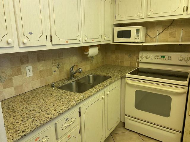 2025 Berkshire B 2025, Deerfield Beach, FL 33442