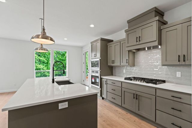 1134 Pumpkin Ridge Drive 337, Eagle Point, OR 97524