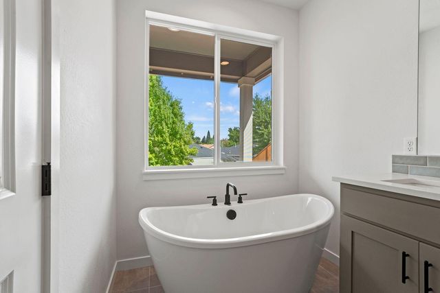 1134 Pumpkin Ridge Drive 337, Eagle Point, OR 97524