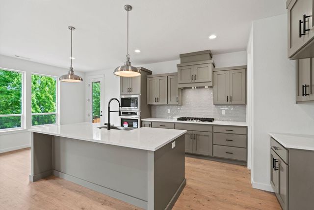 1134 Pumpkin Ridge Drive 337, Eagle Point, OR 97524