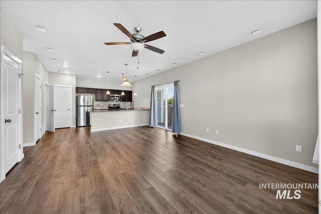 2329 E Spice Loop 3, Nampa, ID 83687 photo 2