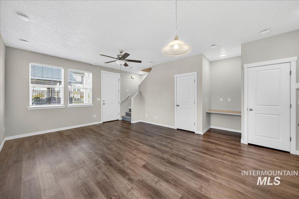 2329 E Spice Loop 3, Nampa, ID 83687 photo 3