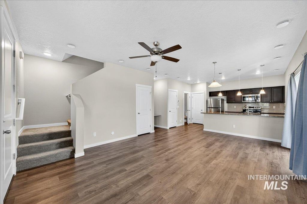 2329 E Spice Loop 3, Nampa, ID 83687 photo 4