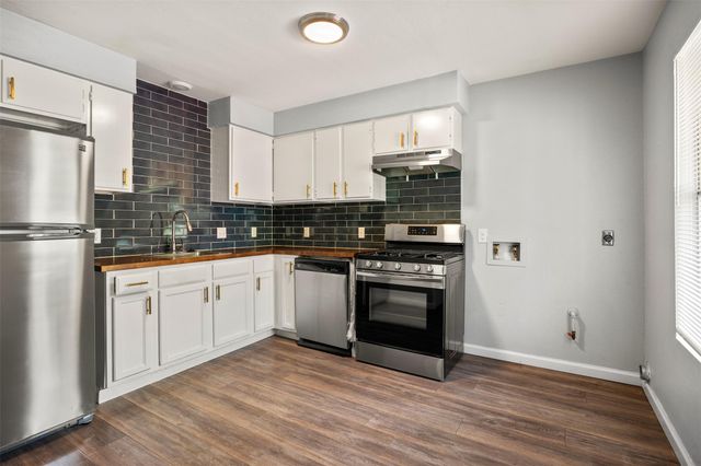 7004 Circle S RD A, Austin, TX 78745