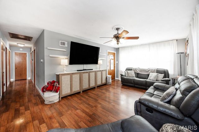 808 E Birch Street, New Baden, IL 62265