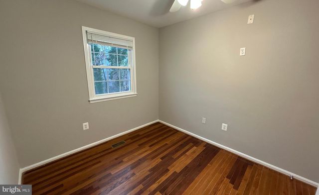 2058 MAYFLOWER DR, Woodbridge, VA 22192