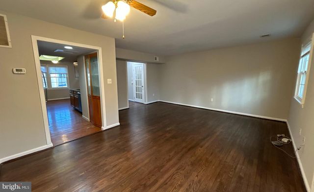 2058 MAYFLOWER DR, Woodbridge, VA 22192