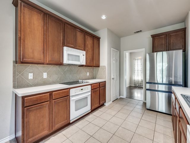 4705 Englishtown Drive, Arlington, TX 76016