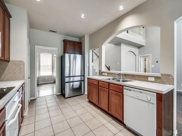 4705 Englishtown Drive, Arlington, TX 76016