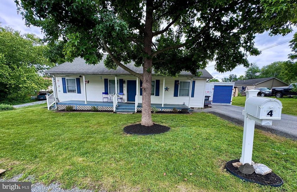 4 HUNTINGDON LN, Boyce, VA 22620