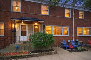 1903 W Sunnyside Avenue, Chicago, IL 60640