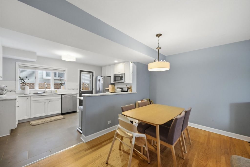 1903 W Sunnyside Avenue, Chicago, IL 60640 — photo 2