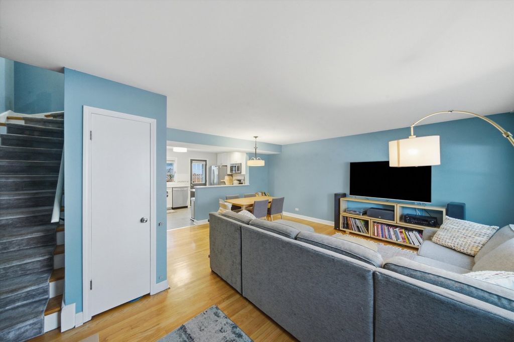 1903 W Sunnyside Avenue, Chicago, IL 60640 — photo 3