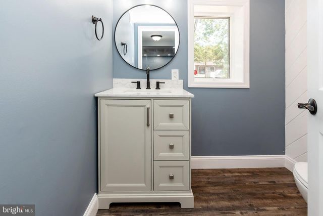 2421 HIGHLAND RD, Williamstown, NJ 08094