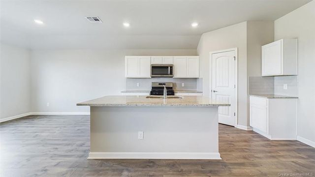 4003 Savannah Oaks Drive, Lake Charles, LA 70607