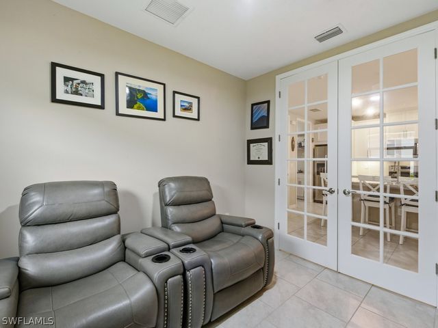 14591 Edgewater CIR, Naples, FL 34114