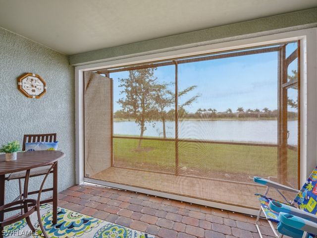 14591 Edgewater CIR, Naples, FL 34114