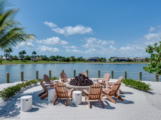 14591 Edgewater CIR, Naples, FL 34114