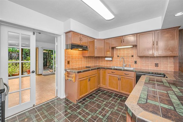 720 BRUCE AVENUE, Clearwater Beach, FL 33767