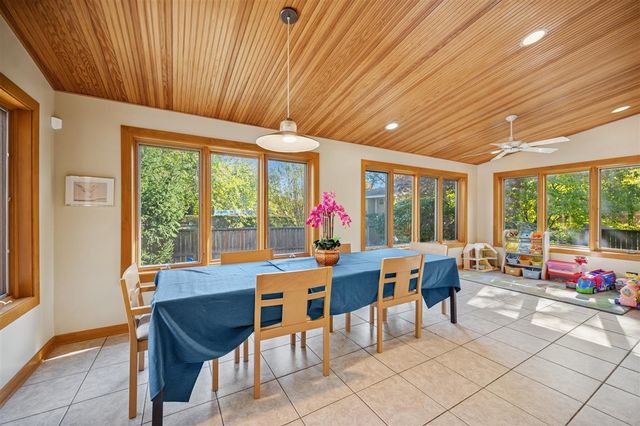 2005 Greenview Road, Northbrook, IL 60062