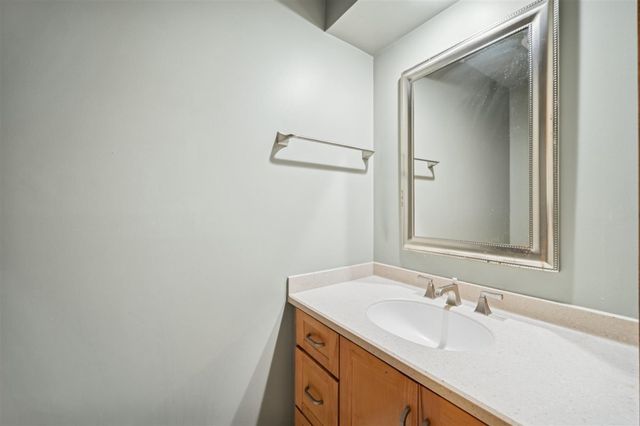 2005 Greenview Road, Northbrook, IL 60062