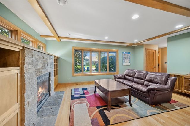 2005 Greenview Road, Northbrook, IL 60062