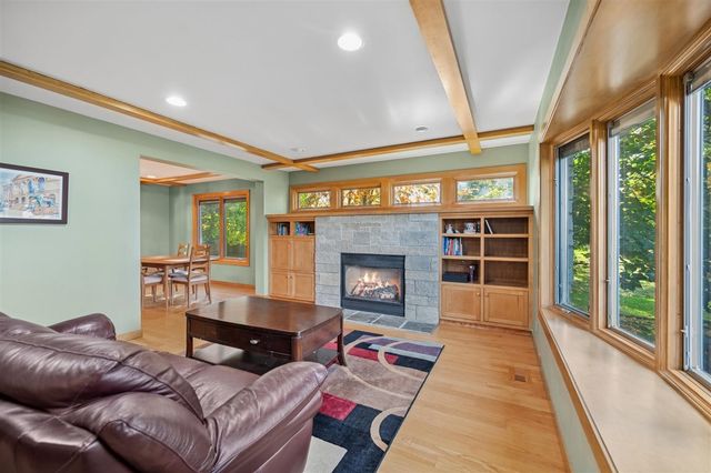 2005 Greenview Road, Northbrook, IL 60062