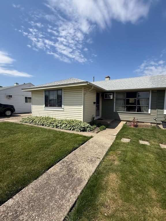 8750 S Kilbourn Avenue, Hometown, IL 60456