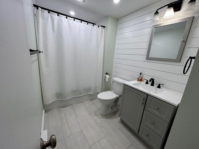 300 Falmouth Road APT 6B, Mashpee, MA 02649