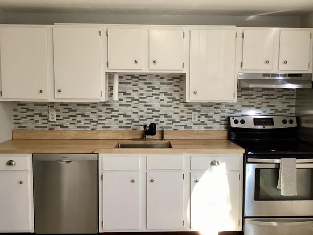 300 Falmouth Road APT 6B, Mashpee, MA 02649