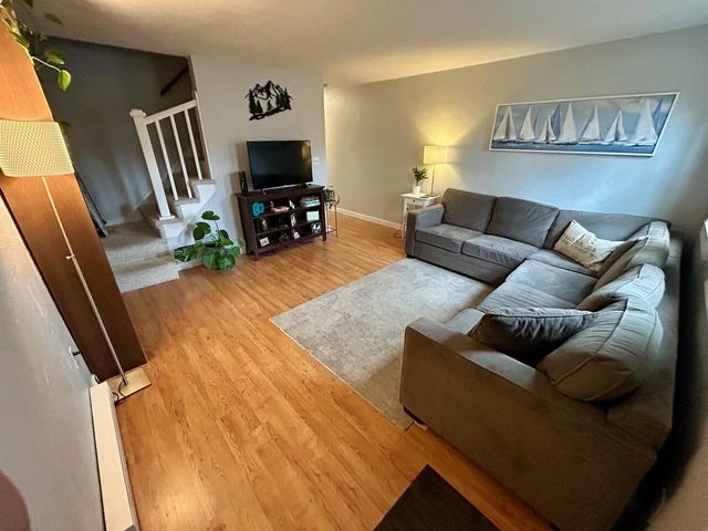 300 Falmouth Road APT 6B, Mashpee, MA 02649