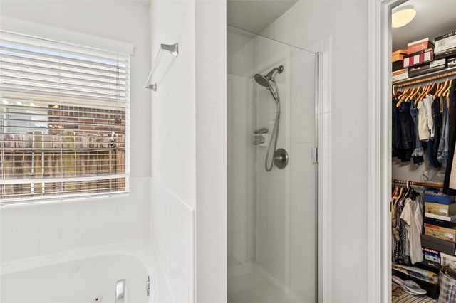 427 Pinewood Ridge Drive, Spring, TX 77386