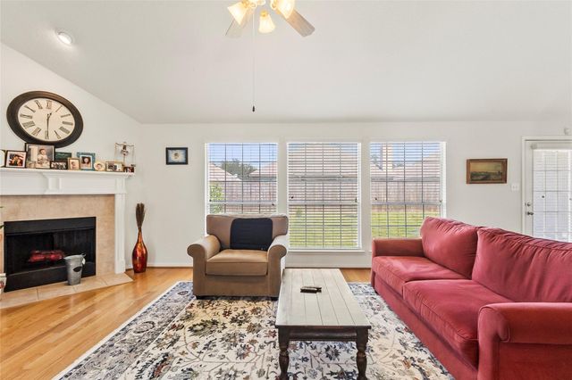 427 Pinewood Ridge Drive, Spring, TX 77386