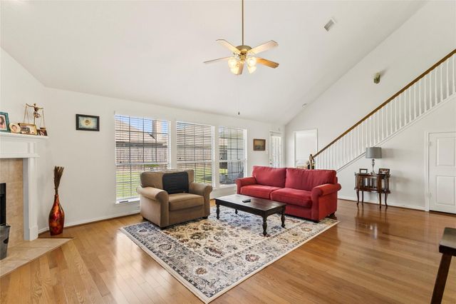 427 Pinewood Ridge Drive, Spring, TX 77386