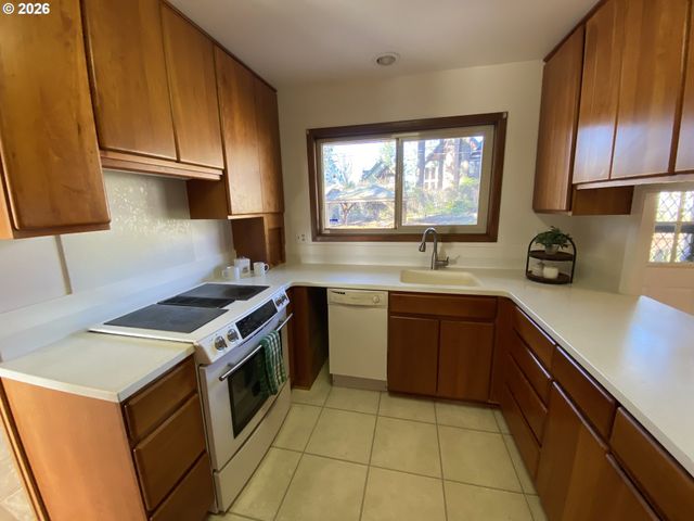 4115 Sw IOWA St, Portland, OR 97221